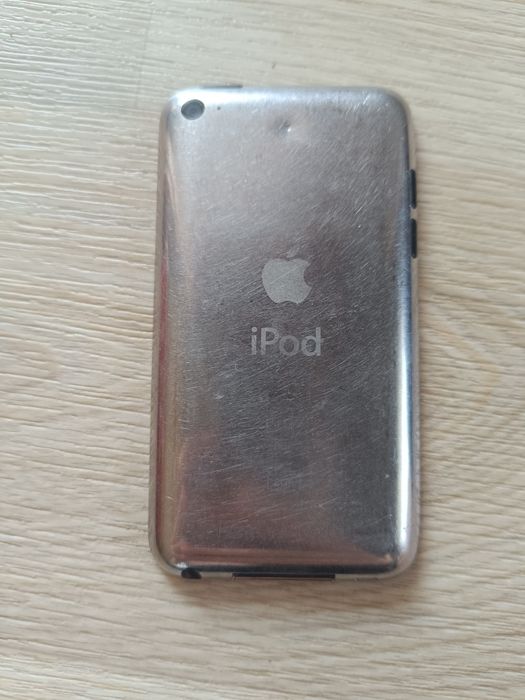 Ретро гаджет Apple iPod Touch 4G 8GB (В коллекцию/Донор/Ремонт)