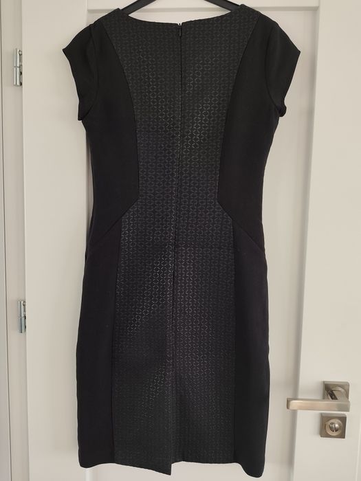 Czarna sukienka Reserved