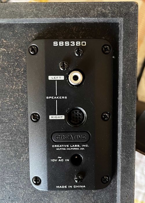 Colunas Creative SBS380 2.1 - Para Peças ou Reparação