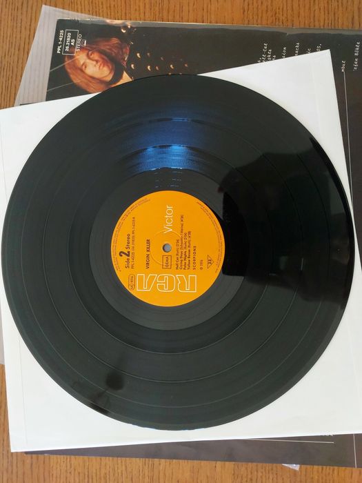 Scorpions  - Virgín Killer