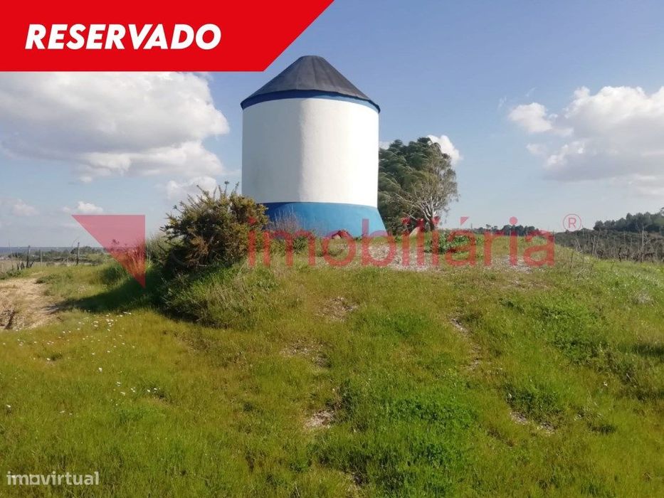 Terreno com Moinho