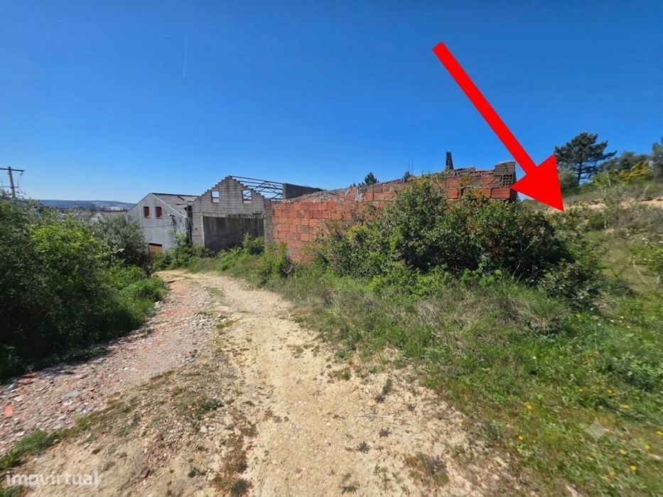 Terreno com 500 m2 na zona industrial da Pedrulha em Coimbra