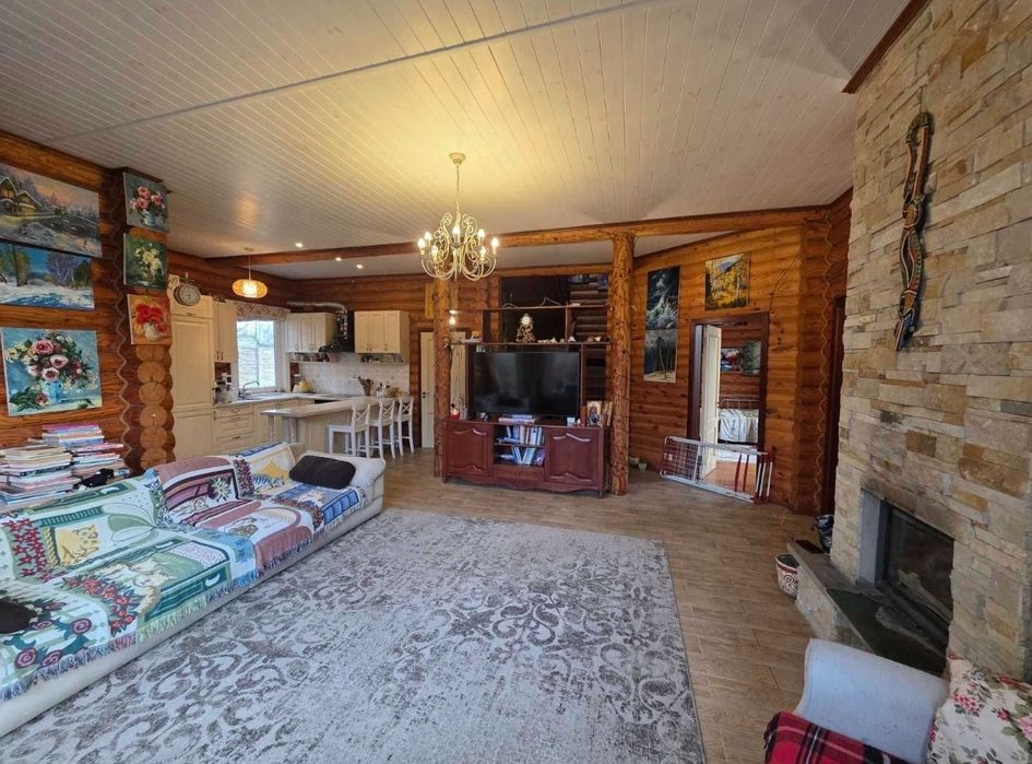 Нові Петрівці продаж будинку зруб 185 м кв 8соток