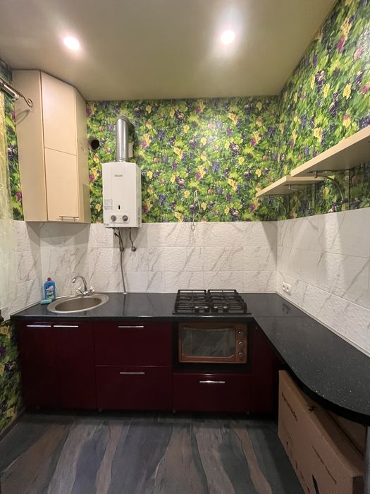 Продам 2к сталинку пр. И. Мазепы возле 5 школы