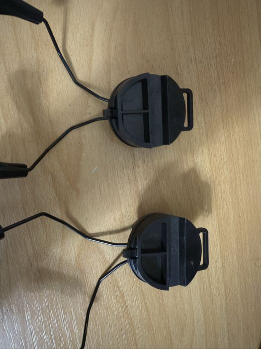 Крепление для тактических наушников на шлем