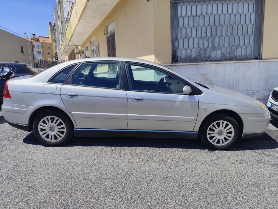 Citroen C5 sedan muito estimado
