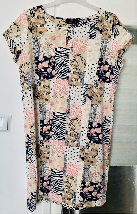 Imperia Letnia Wzorzysta Lekka Sukienka z Dekoltem 40 L