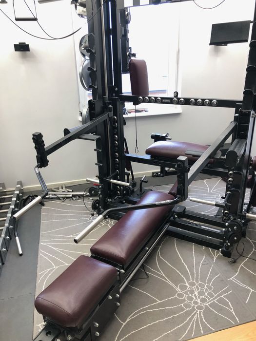 Maszyna do ćwiczeń Titan