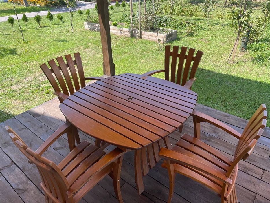 Набір садових меблів стіл і стільці