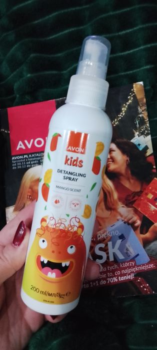 Avon Kids Spray do rozczesywania włosów o zapachu mango 200 ml