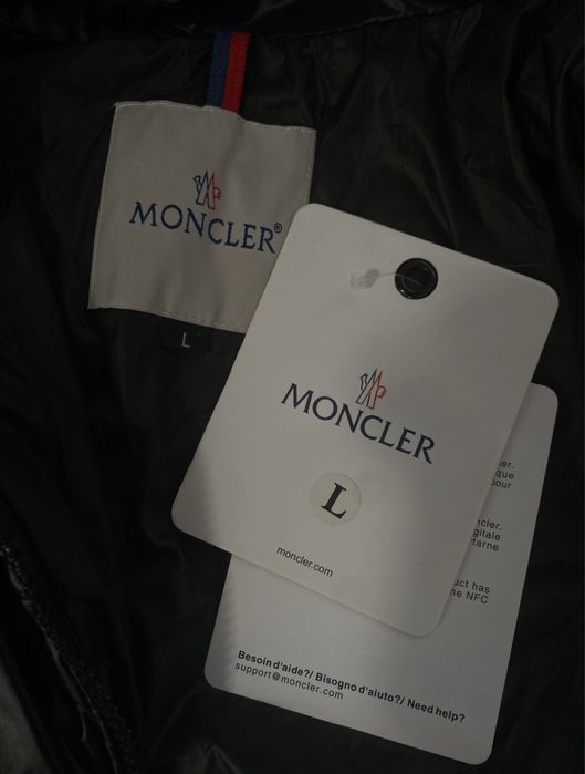 пуховик Moncler