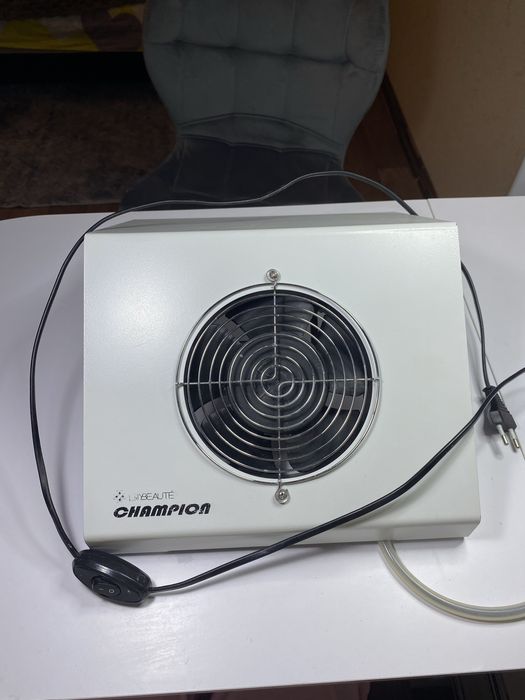 Манікюрна витяжка