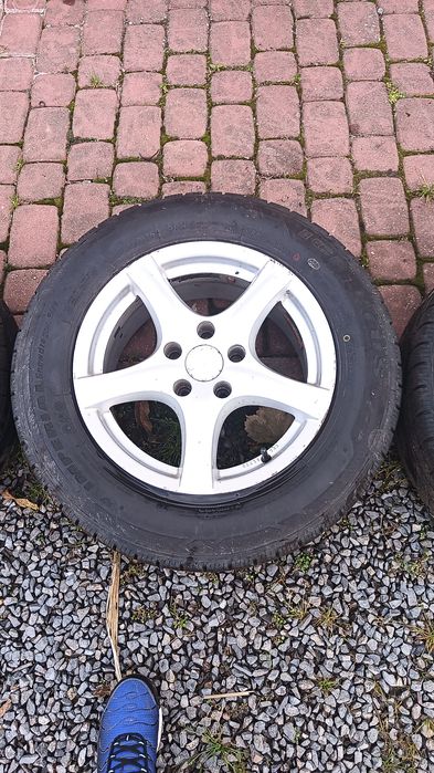 Opony zimowe na felgach aluminiowych 16" Kia sportage Hyundai Tucson