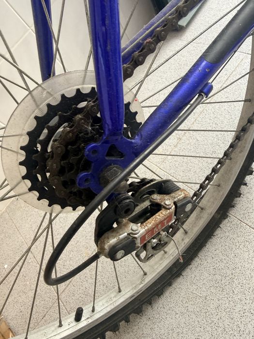 Uma bicicleta, grande