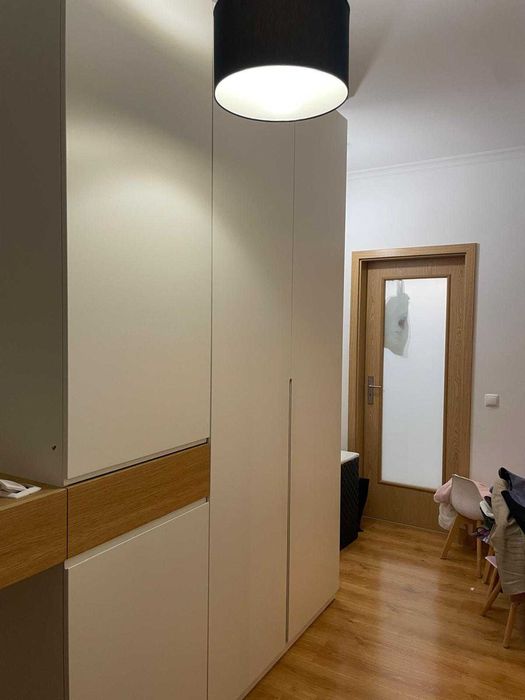 Roupeiro Lacado – Como Novo | Design Moderno | Grande Capacidade