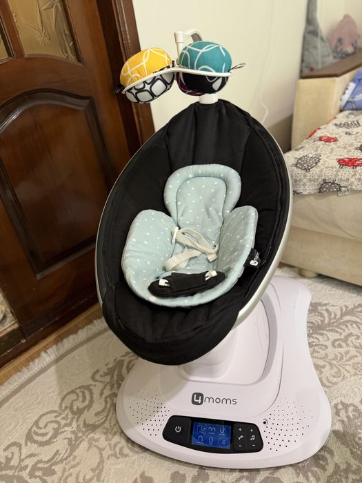 Заколисуючий центр 4moms MamaRoo 4.0