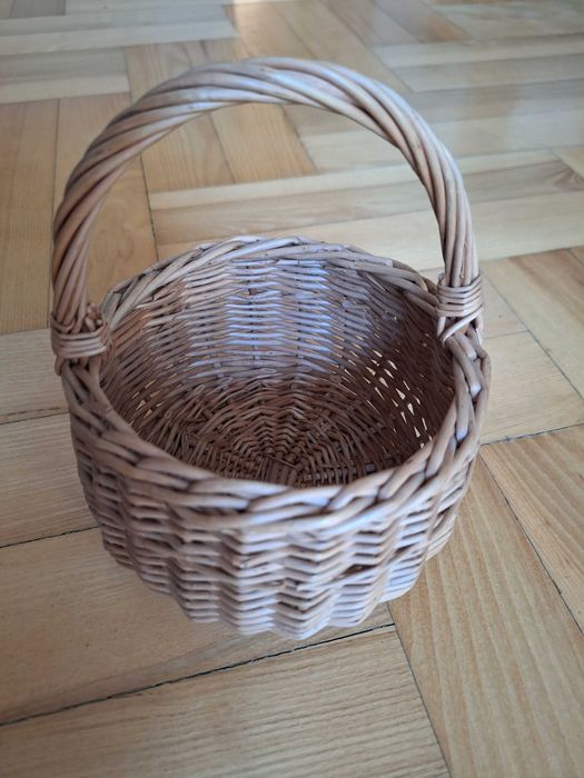 Koszyczek wiklinowy