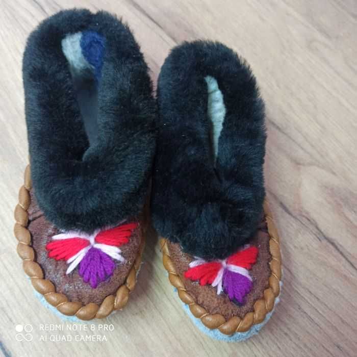 Kapcie góralskie nowe rozm. 23