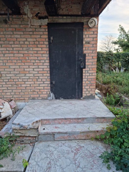 Продається недобудований будинок