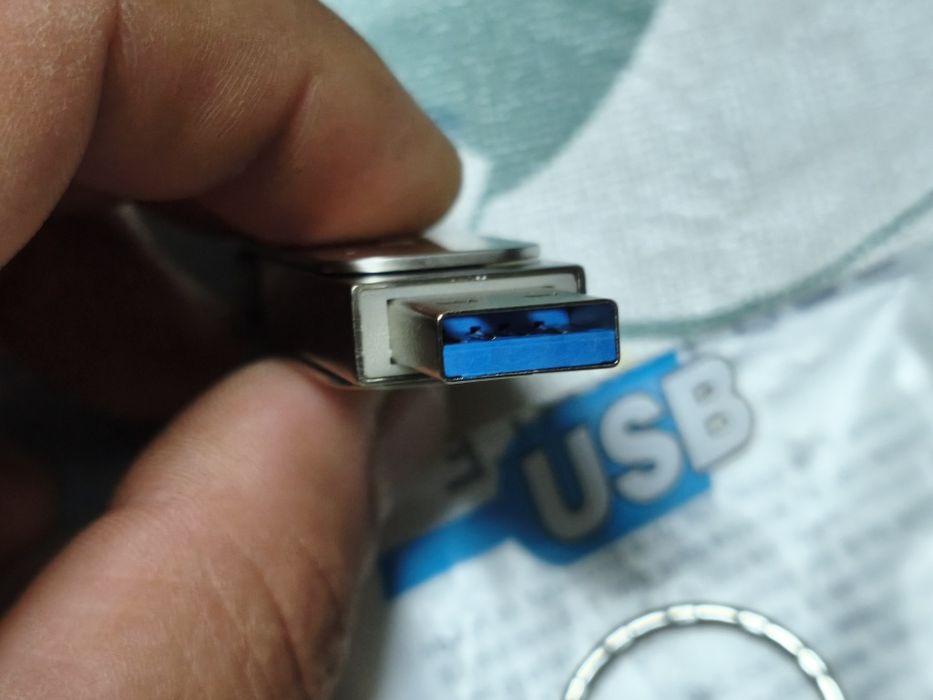 Pendrive dupla 64TB