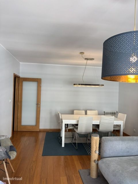 Excelente Apartamento T2 - Guardeiras, Maia - Garagem e Arrumos