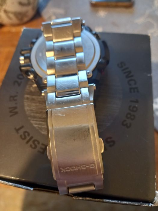 Casio g shock gst b100d