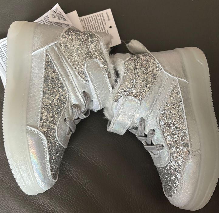 Brokatowe buty led świecąca podeszwa, migające, diody NOWE rozmiar 25