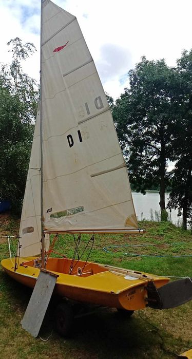 Żaglówka (nie 420 470)