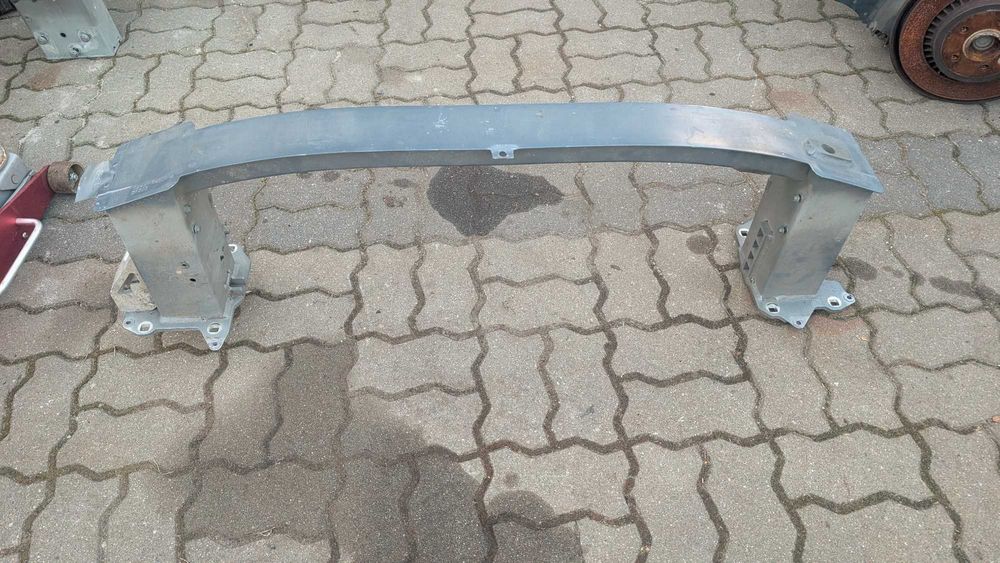 Volvo XC40 belka przednia czołowa 32377472