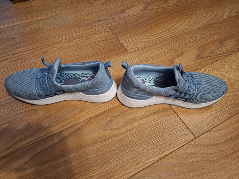 Buty sportowe typu adidasy