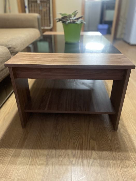 Продам сучасний журнальний столик б/у