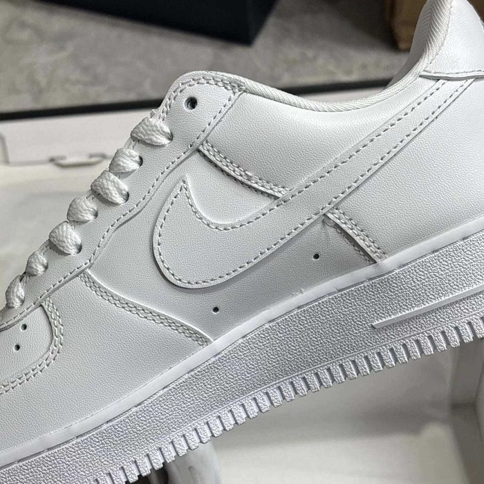 Nike Air Force 1 Low '07 Supreme Biały  R.40