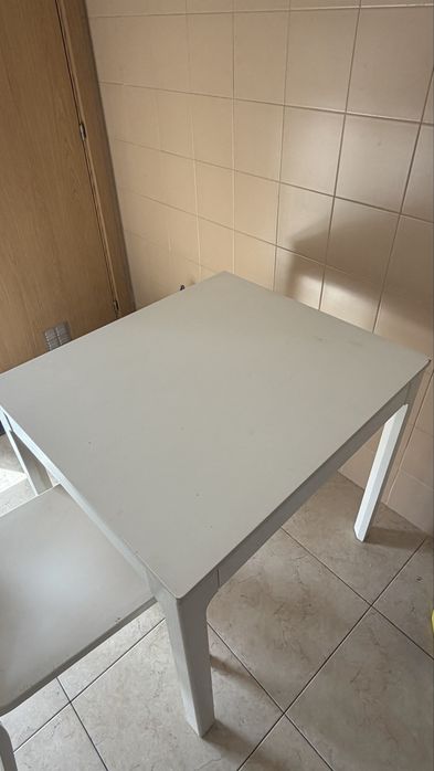 Vendo mesa IKEA VIHALS