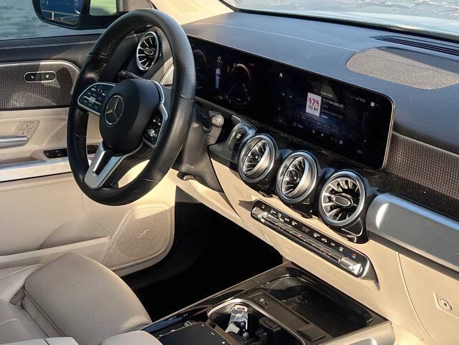 Mercedes-Benz EQB 300 4MATIC      2022