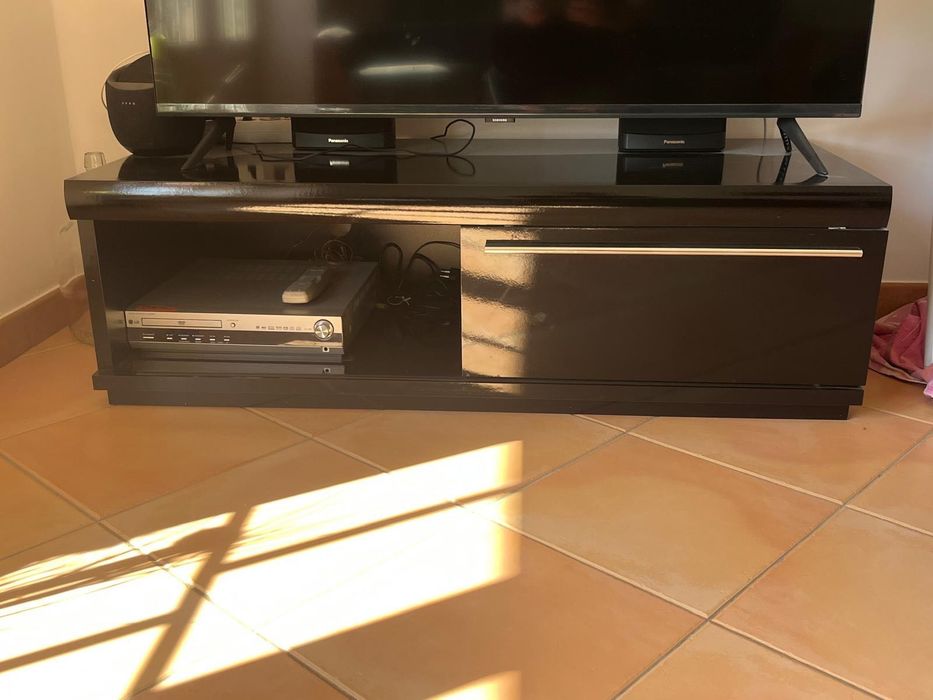 MÓVEL TV preto brilhante