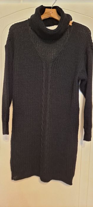 Sweter, tunika z dzianiny z kołnierzykiem