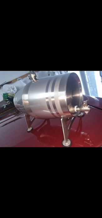 Inox polido cisternas pipos e cubas de 1 a 5 litros .