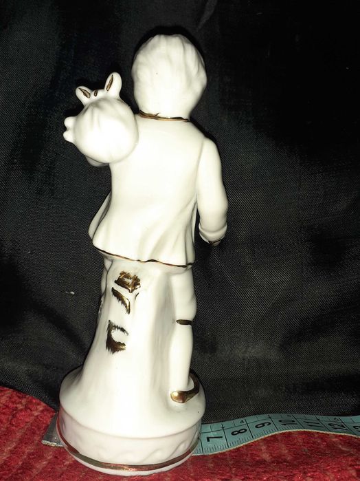 Estatueta em Porcelana ,"cdc HAND MADE "