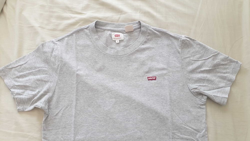 T-shirt Levis homem cinza, tamanho S