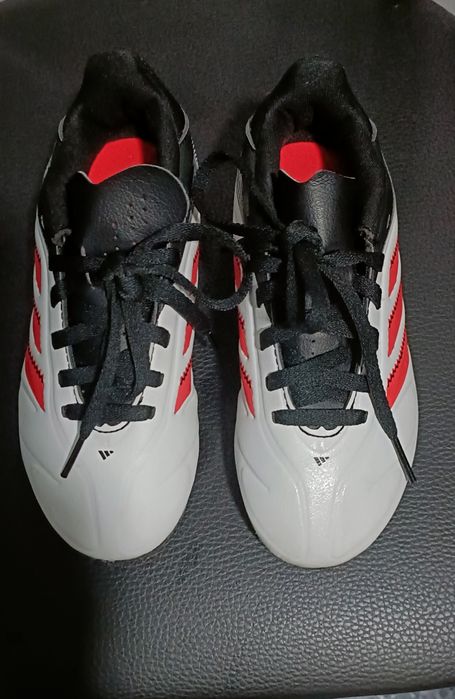 Chuteiras adidas criança 30 1/2