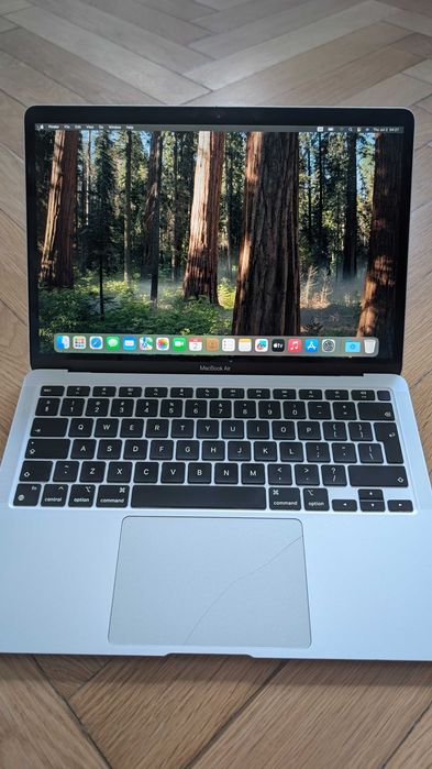 MacBook Air M1 8GB — sprawny, ślady użytkowania, niższa cena