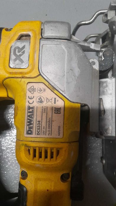Wyżynarka DEWALT DCS 334