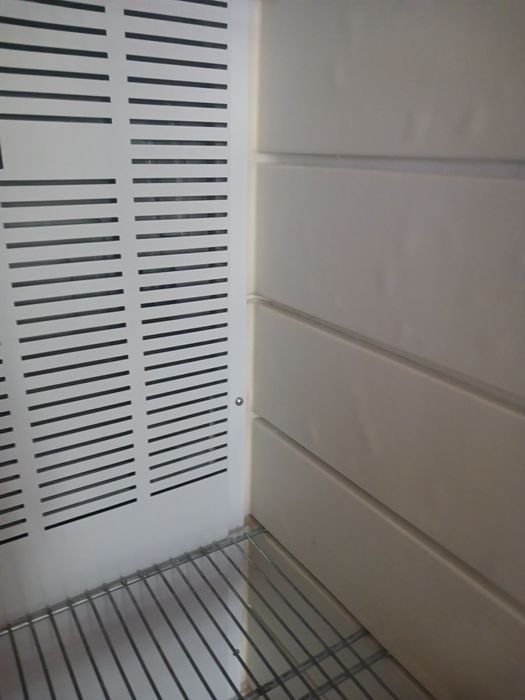 Холодильник під напої