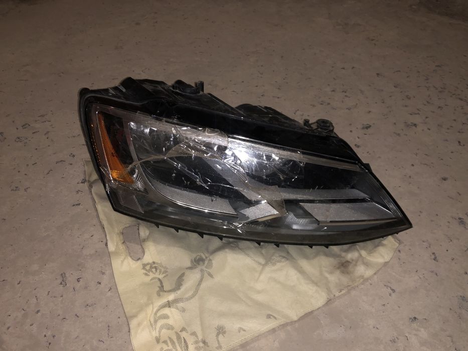 Фара права vw jetta джета під ремонт