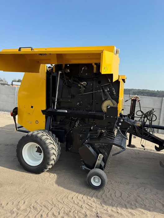 New Holland BR6090