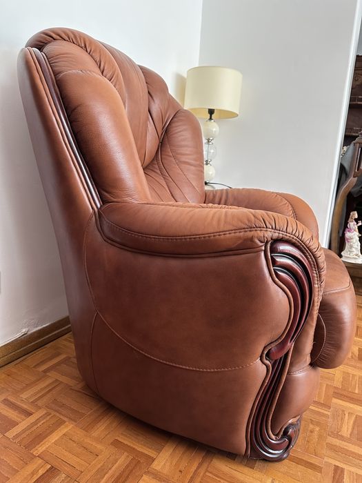 Sofá vintage em pele e duas poltronas - pele castanha