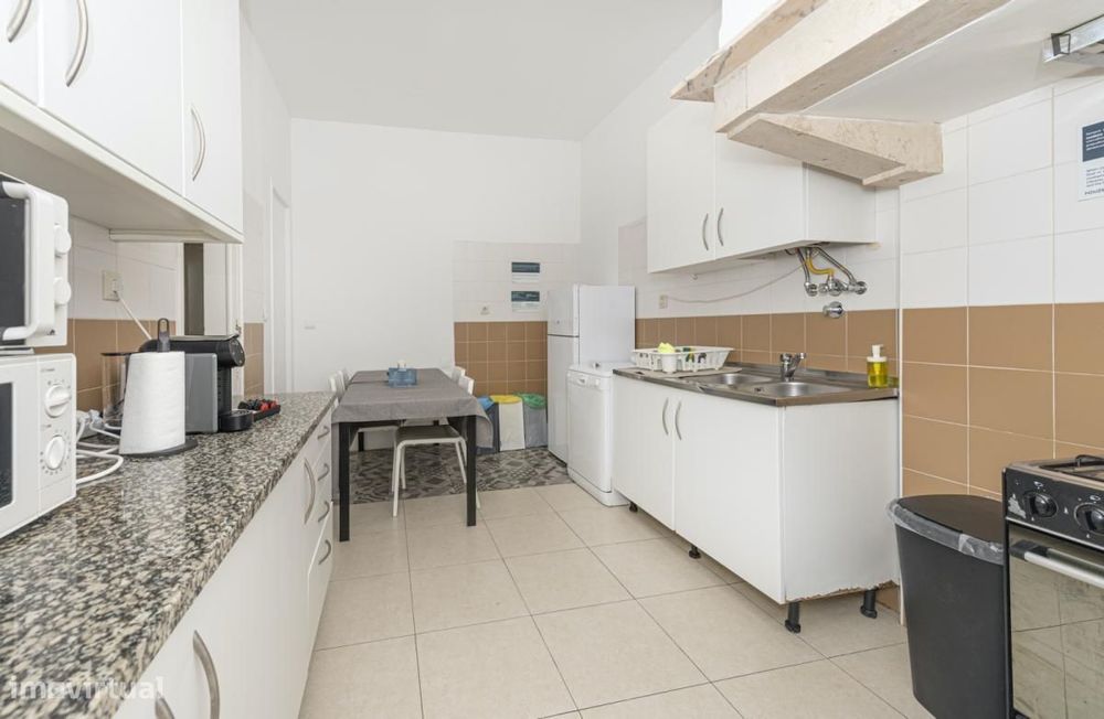 Quarto - localizado em Lapa Lisbon