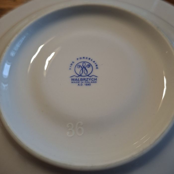 Zestaw filiżanek i spodków z porcelany Wałbrzych