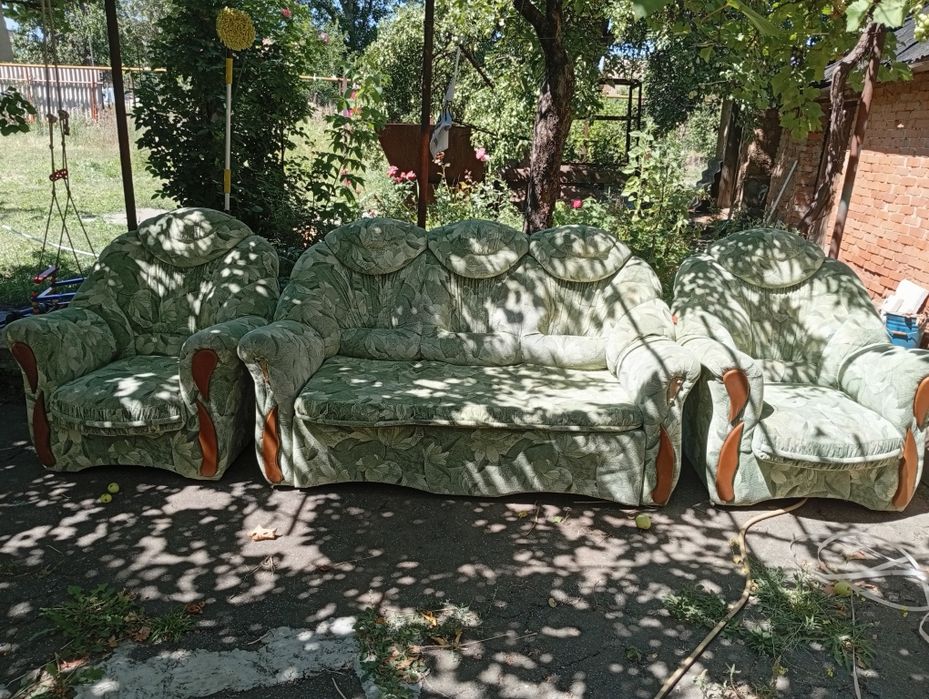Диван та 2 крісла