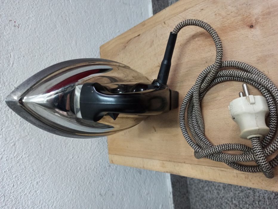 Ferro passar antigo totalmente funcional